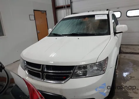 2014 Dodge Journey Sxt z USA, uszkodzony, nr VIN 3C4PDCBG6ET210921